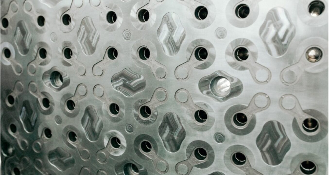 Co to jest forma ciśnieniowa i do czego służy w produkcji?